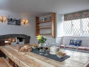 Dining - 6 bedroom accommodation in Kingsteignton, near Newton Abbot (Kingsteignton, near Newton Abbot)