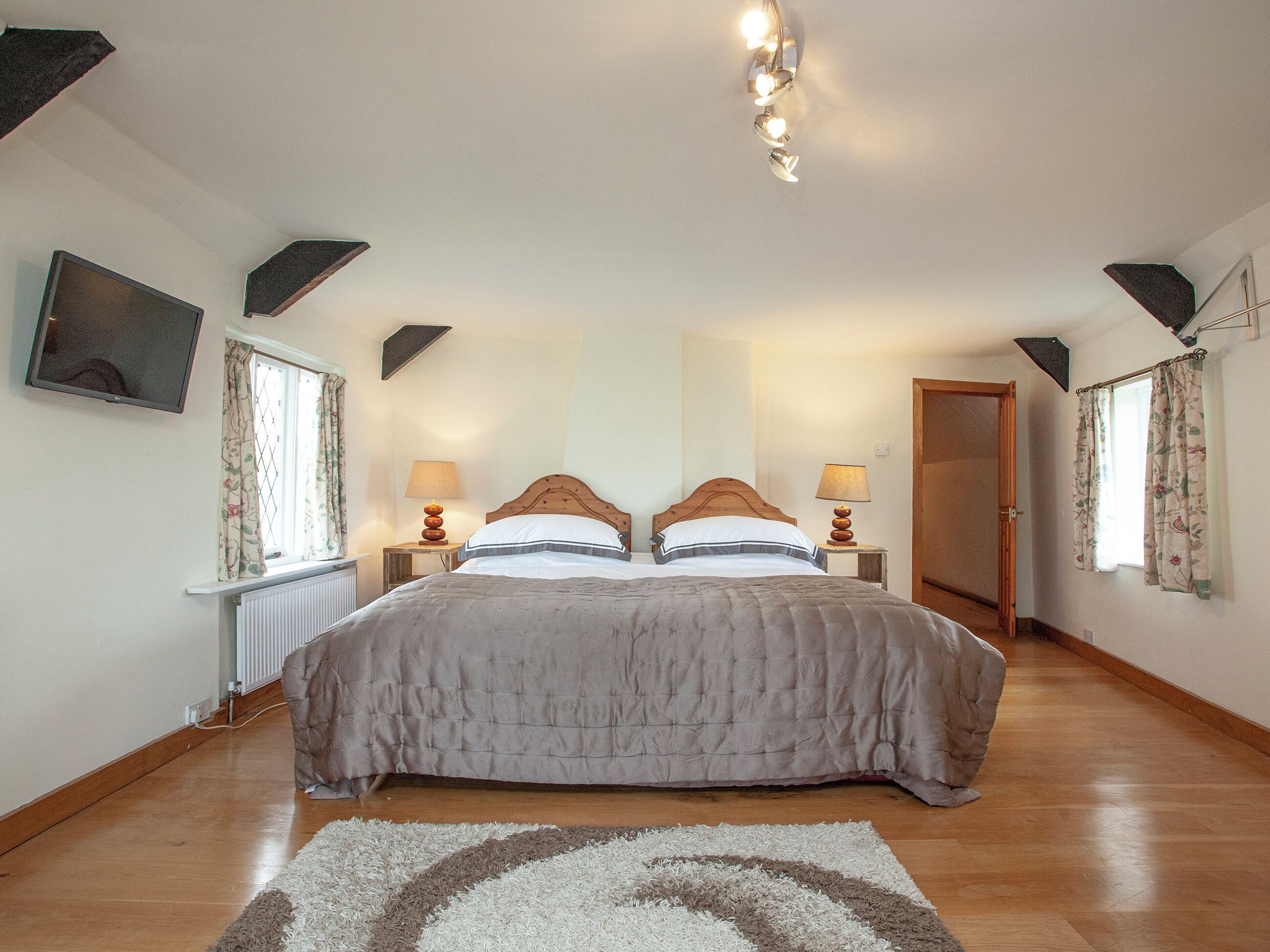 6 habitaciones, wifi gratis y ropa de cama 