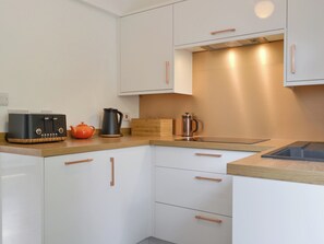 Ugn, diskmaskin och frys