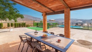 Outdoor dining - La Era del Quinto Álora by Ruralidays (Málaga)