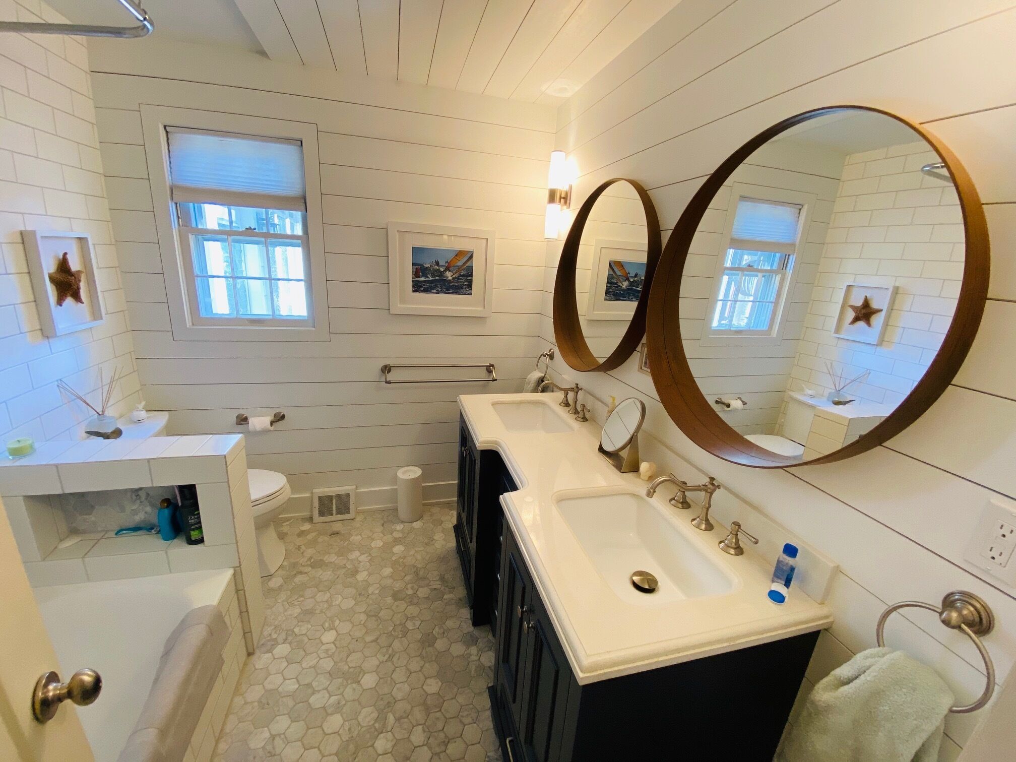 Cozy Beach Cottage with private shared beach