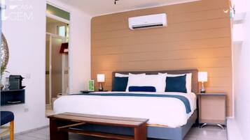 3 bedrooms, desk, iron/ironing board, travel crib