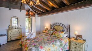 5 habitaciones, tabla de planchar con plancha, cuna de viaje y wifi 