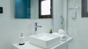 Douche, séchoir à cheveux