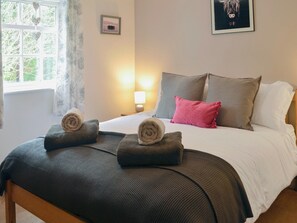 2 bedrooms, free WiFi, bed sheets - 2 bedroom accommodation in Gatehouse of Fleet (Gatehouse of Fleet)