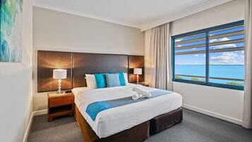 3 bedrooms, desk, iron/ironing board, cots/infant beds