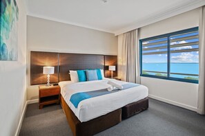 3 bedrooms, desk, iron/ironing board, cots/infant beds