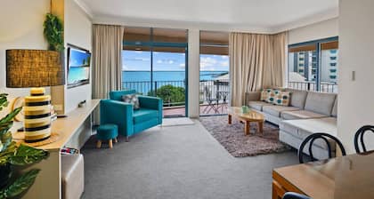 Rustic Sunset Horizon: Oceanview ~ Balcony Dining