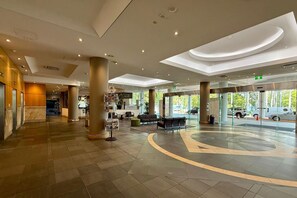 Lobby - Rustic Sunset Horizon: Oceanview ~ Balcony Dining (Darwin City)