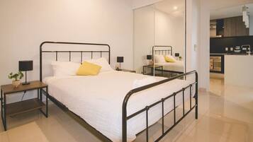 3 bedrooms, desk, iron/ironing board, travel crib