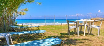 Beach Villa Vaso Ena: Beachfront, stunning views