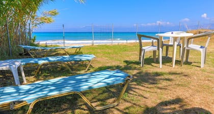 Beach Villa Vaso Ena: Beachfront, stunning views