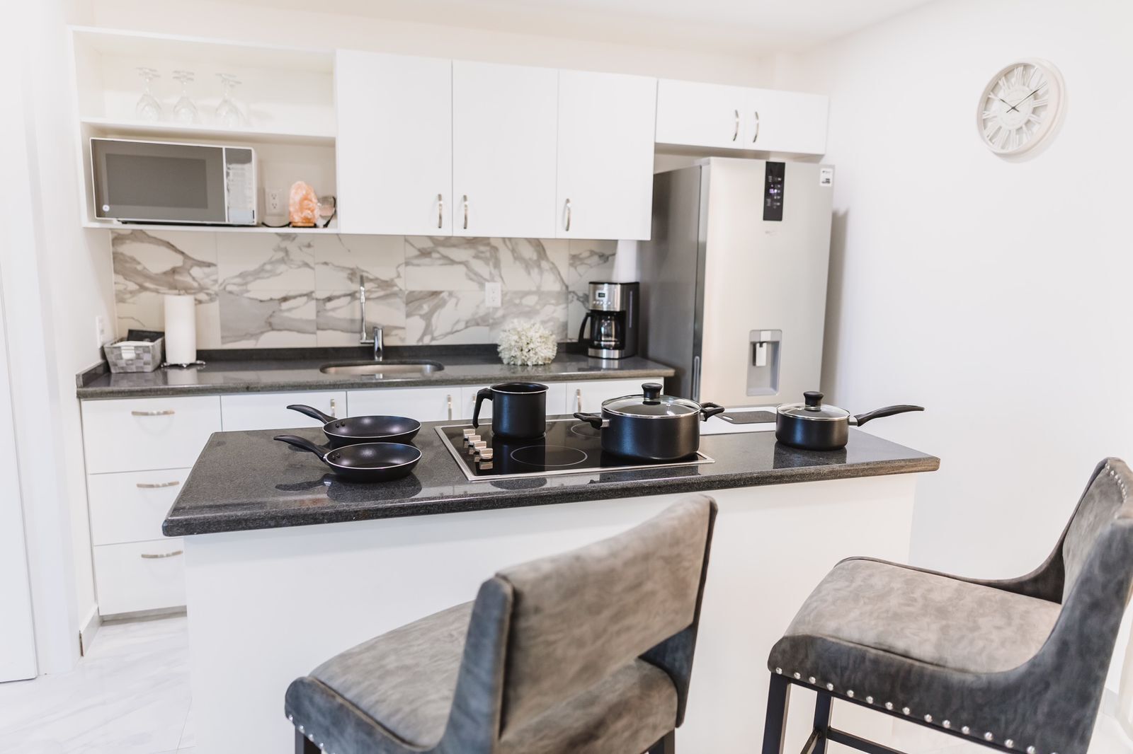 Entire 1 bedroom apartment