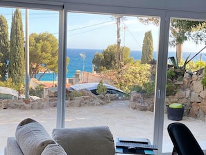 Interior - Lovely apartment for 6 people with WIFI, A/C, TV and terrace (Tossa De Mar)