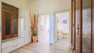 2 Schlafzimmer, Reisekinderbett, kostenloses WLAN