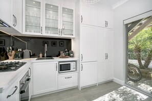 Microwave, stovetop, dishwasher