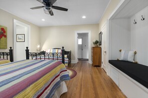 2 chambres, fer et planche à repasser, Wi-Fi gratuit, draps fournis