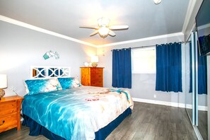 2 habitaciones, escritorio y cortinas blackout