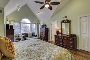 5 bedrooms, iron/ironing board, internet, bed sheets - Sunset Rentals | Oceanwood 112 (Hilton Head Island)
