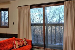 TV, caminetto, tavolo da ping pong