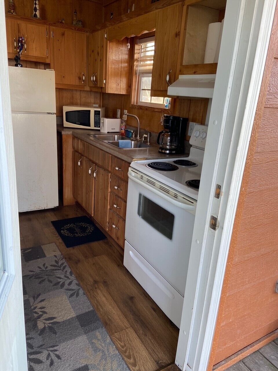 Cottage/ Park Model - Private Beach / fire pit 