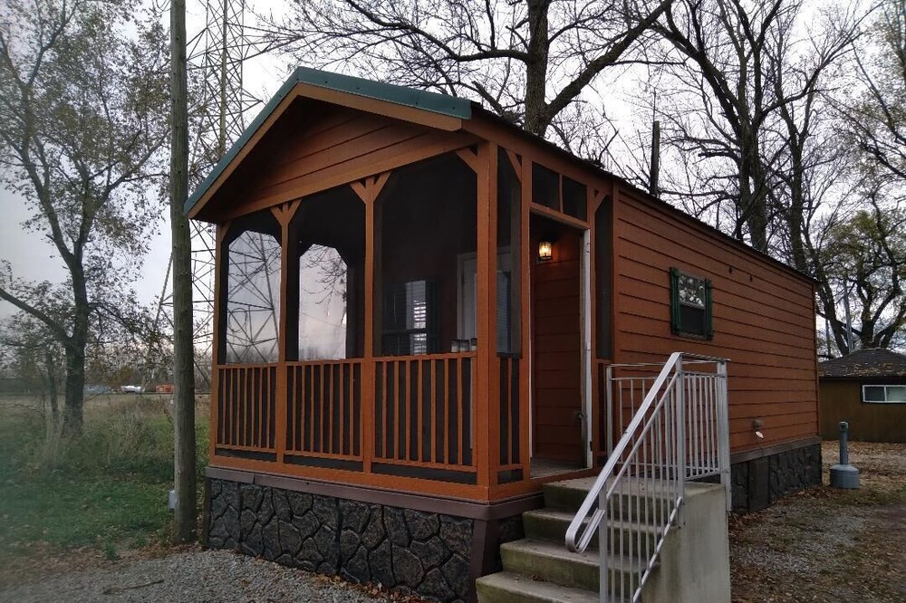 Cottage/ Park Model - Private Beach / fire pit