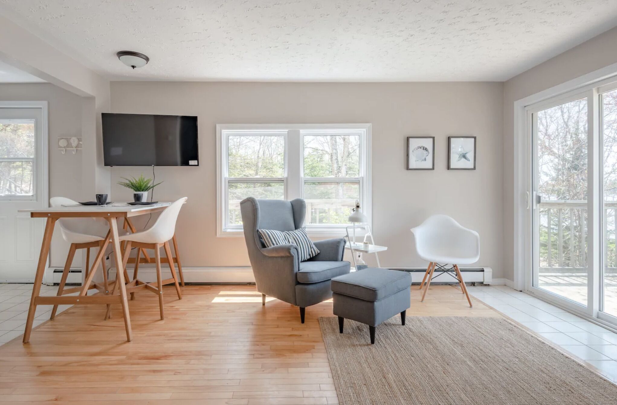 Dreamy Lakefront View Retreat House in Melissa Ave