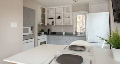 Private Lakefront Escape | Swim, Sip Wine & Stargaze | 25 Mins to Halifax