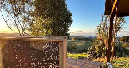 Tui Cottage Private rural retreat with elevated views to the ocean