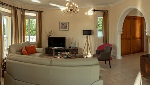 Villa | Living area | Flat-screen TV - Komissa Villa (Argaka)