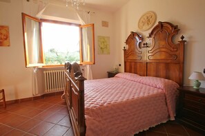 3 camere, ferro/asse da stiro, Wi-Fi gratuito