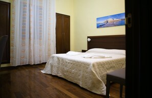 2 bedrooms, in-room safe, WiFi, bed sheets
