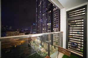 Apartment, 3 Bedrooms | Balcony view - Bom Homes - Vinhomes Skylake Serviced Apartment (Hanoi)