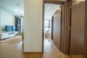 Departamento, 2 habitaciones | Ropa de cama de alta calidad y camas con efecto memoria 