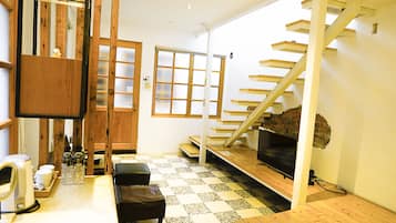 Superior Quadruple Room | Desk, blackout drapes, rollaway beds, free WiFi
