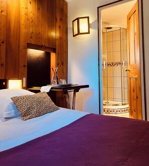 Phòng Suite tiện nghi đơn giản, quang cảnh núi | Két bảo mật tại phòng, trang bị nội thất với thiết kế riêng biệt