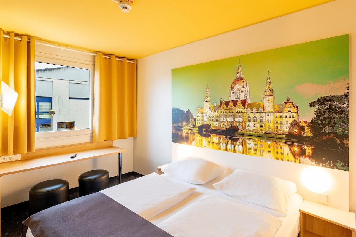 Quarto casal | 1 quarto, roupas de cama premium, escrivaninha, quartos à prova de som