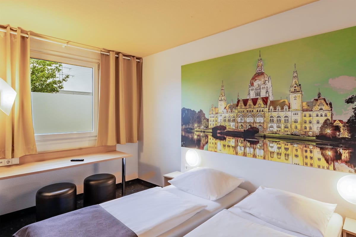 Quarto duplo | 1 quarto, roupas de cama premium, escrivaninha, quartos à prova de som