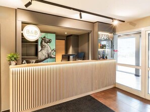 Lobby - B&B Hotel Hannover-Nord (Hannover)