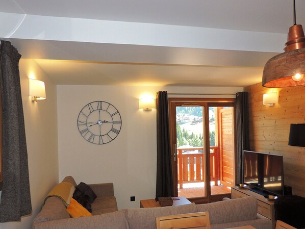 Télévision, chaîne hi-fi