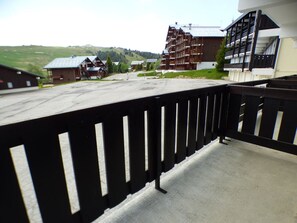 Property grounds - South-facing studio alcove, pet-friendly, Les Saisies (Hauteluce)