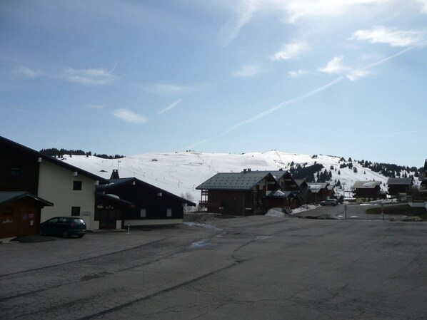Exterior - South-facing studio alcove, pet-friendly, Les Saisies (Hauteluce)