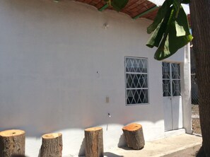 Bungalow, 1 chambre, fumeur, patio | Façade de l’hébergement 