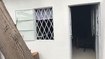 Bungalow, 1 habitación, para fumadores, patio | Entrada de la propiedad