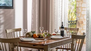 Villa, 4 slaapkamers, roken, balkon | Dineren