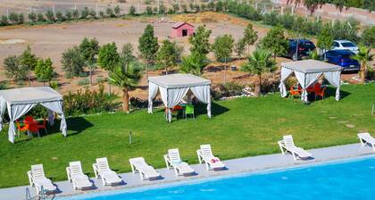 Very Nice Apartment With Pool and Garden