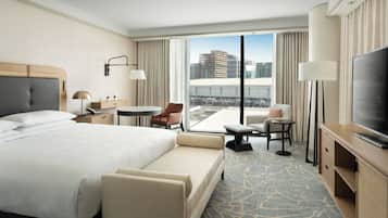 1 habitación, caja de seguridad en la habitación y escritorio