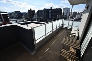 Deluxe Apartment | Balcony view - Riverside Inn Hakata (Fukuoka)