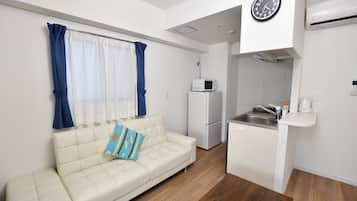 Fridge, microwave, stovetop, electric kettle
