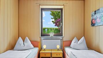 2 Schlafzimmer, Reisekinderbett, WLAN, Bettwäsche